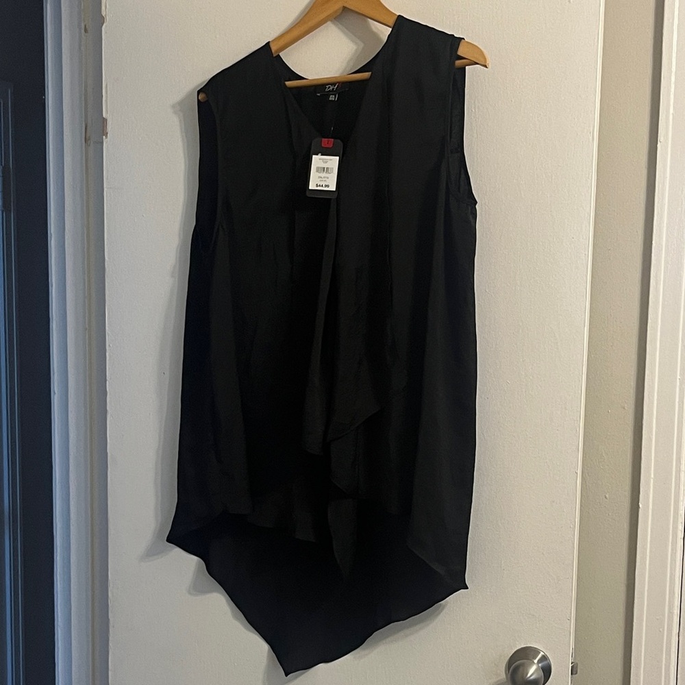Elegant Black Sleeveless Blouse